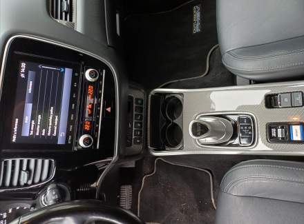 Mitsubishi - Outlander