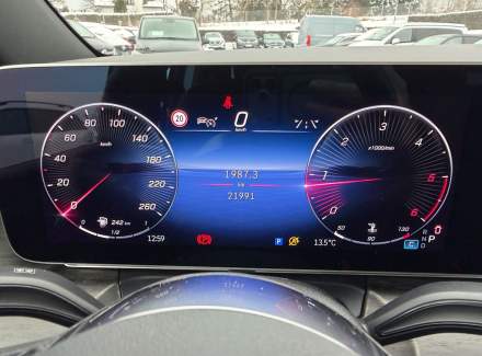 Mercedes-Benz - V-class