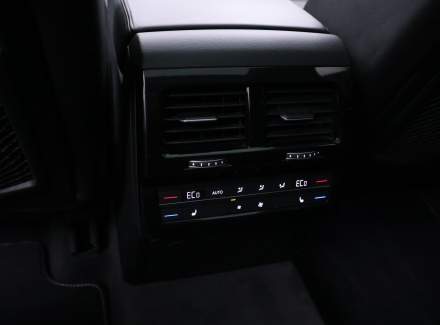 Volkswagen - Touareg