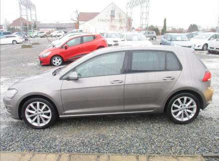 Volkswagen - Golf
