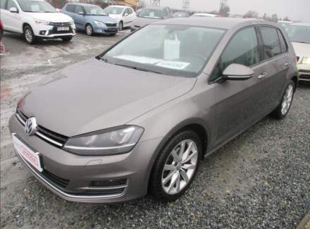 Volkswagen - Golf