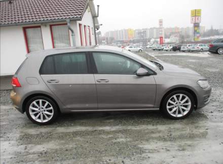 Volkswagen - Golf