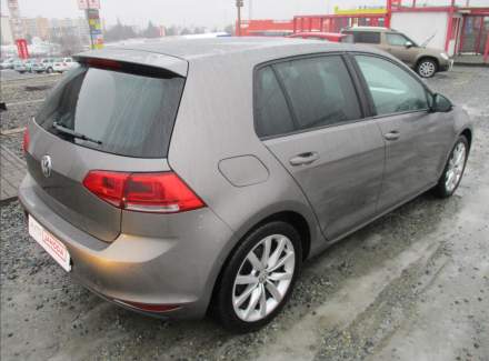 Volkswagen - Golf