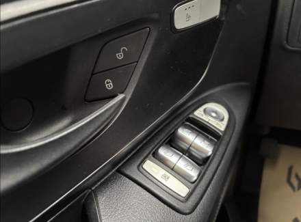 Mercedes-Benz - Vito