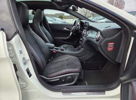 Mercedes-Benz - CLA