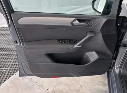 Volkswagen - Touran