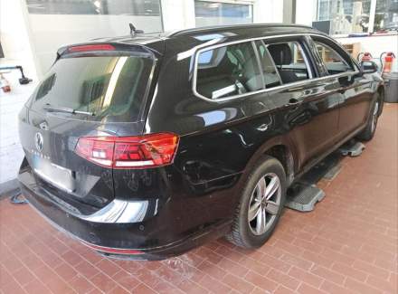 Volkswagen - Passat