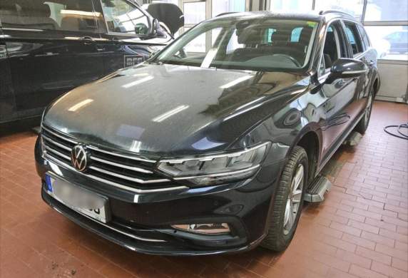 Volkswagen - Passat