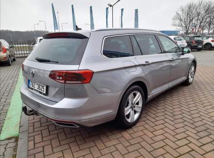 Volkswagen - Passat