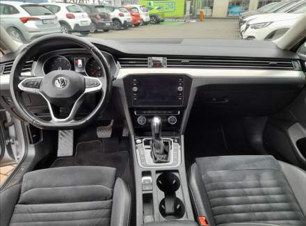 Volkswagen - Passat