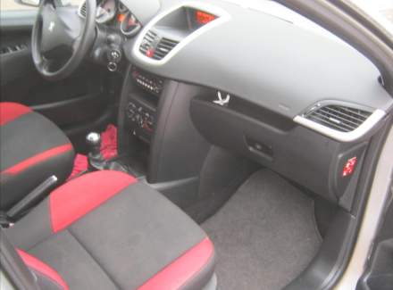Peugeot - 207