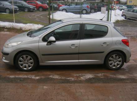Peugeot - 207