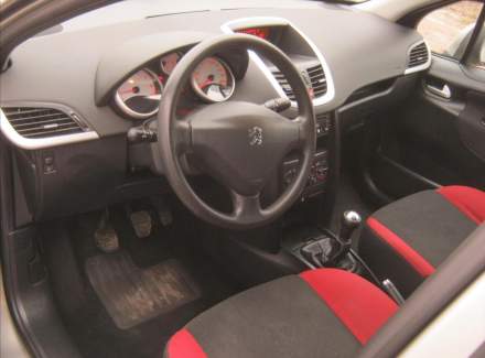 Peugeot - 207