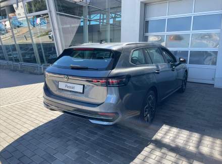 Volkswagen - Passat