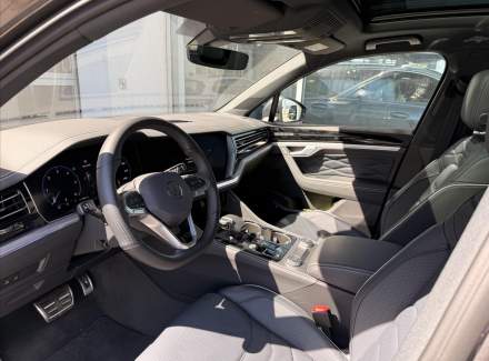 Volkswagen - Touareg