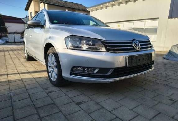Volkswagen - Passat