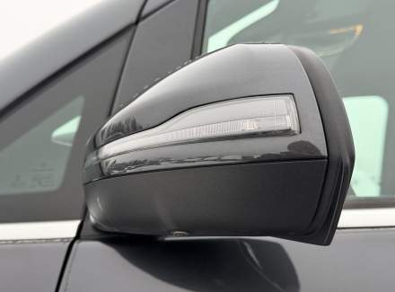 Mercedes-Benz - V-class