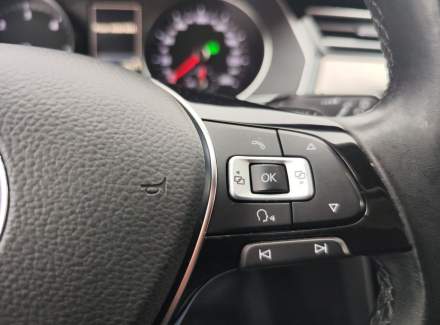 Volkswagen - Passat