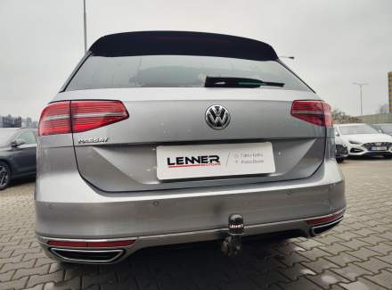 Volkswagen - Passat