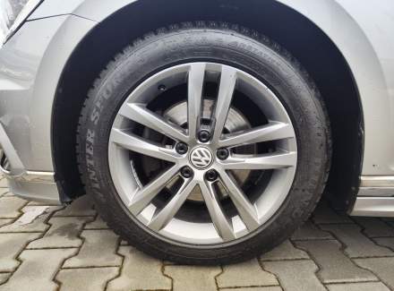 Volkswagen - Passat