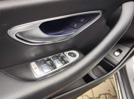 Mercedes-Benz - E-class