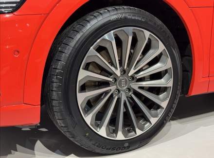 Audi - E-tron