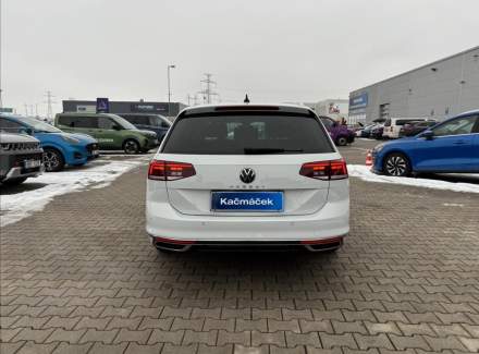 Volkswagen - Passat