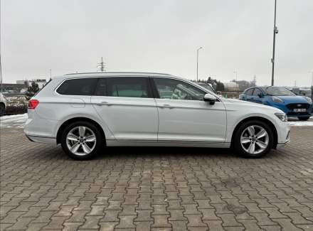 Volkswagen - Passat
