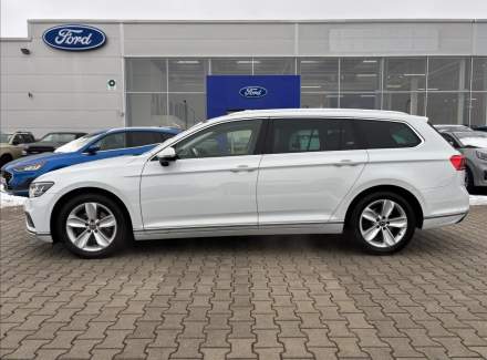 Volkswagen - Passat