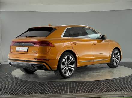 Audi - Q8