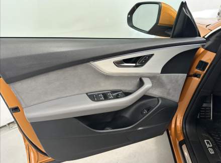Audi - Q8