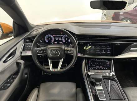 Audi - Q8