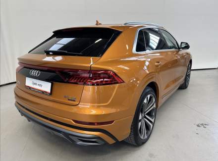 Audi - Q8