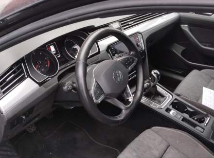 Volkswagen - Passat