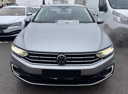 Volkswagen - Passat