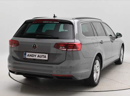 Volkswagen - Passat