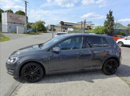 Volkswagen - Golf