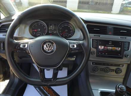 Volkswagen - Golf