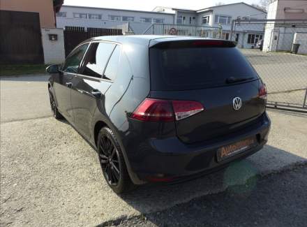 Volkswagen - Golf