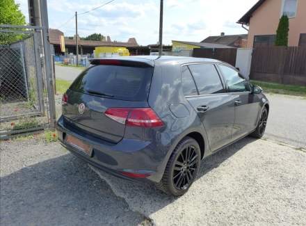 Volkswagen - Golf
