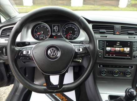 Volkswagen - Golf