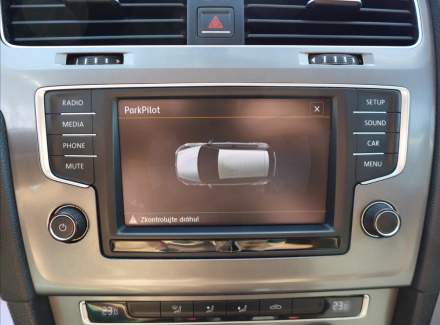 Volkswagen - Golf