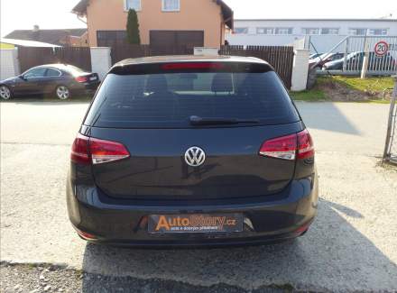 Volkswagen - Golf