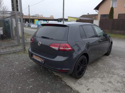 Volkswagen - Golf