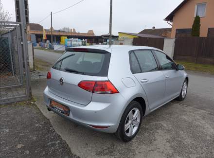 Volkswagen - Golf