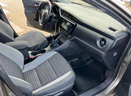 Toyota - Auris