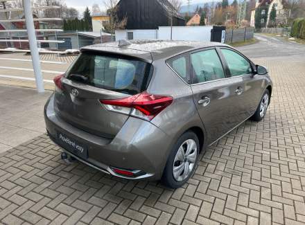 Toyota - Auris