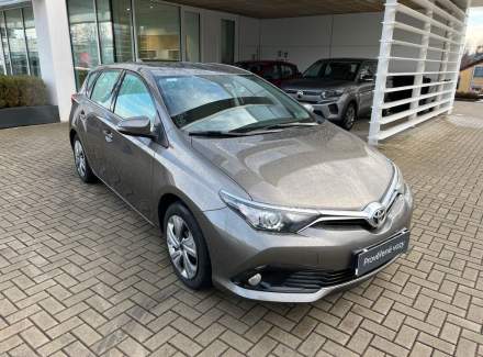 Toyota - Auris
