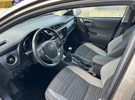 Toyota - Auris