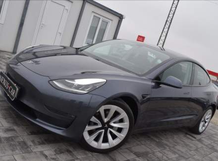 Tesla - Model 3